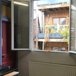 Bureau privé 10 m² 1 poste Coworking Rue Mariton Saint-Ouen 93400 - photo 1